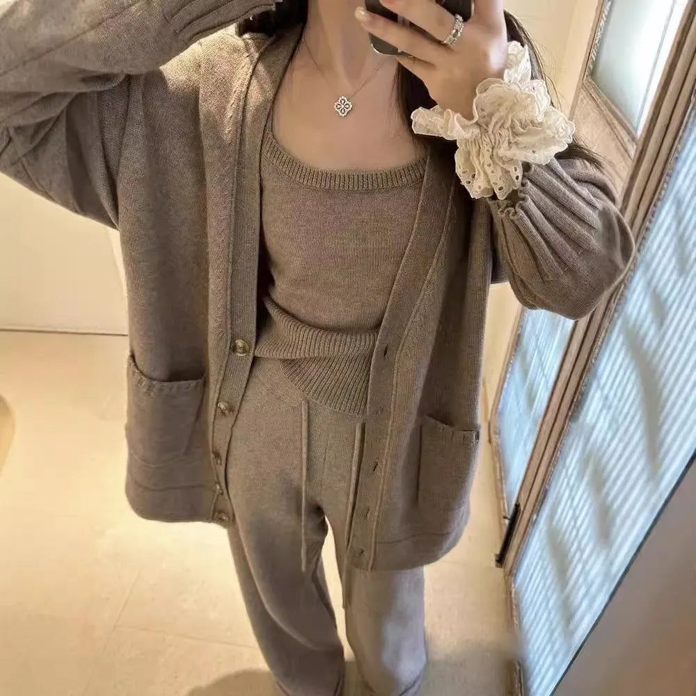 Women's knit cardigan three-piece set with suspender trousers in wool blend fabric