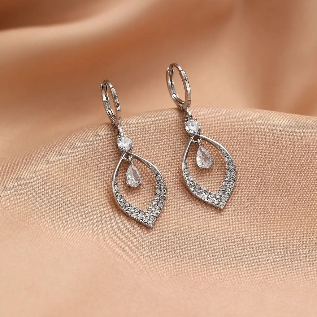 Women's copper water drop tassel earrings with a choice of gold or silver thickened buckles.