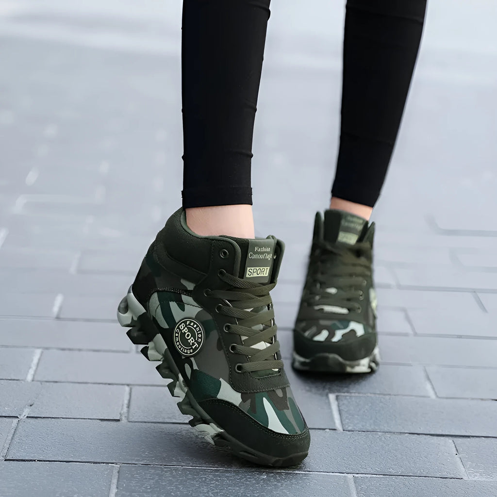 Women's green camouflage canvas sneakers with rubber platform sole and increased height design