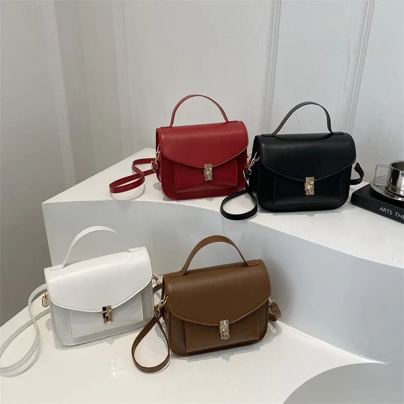 Retro horizontal square messenger bag in PU leather with crossbody strap