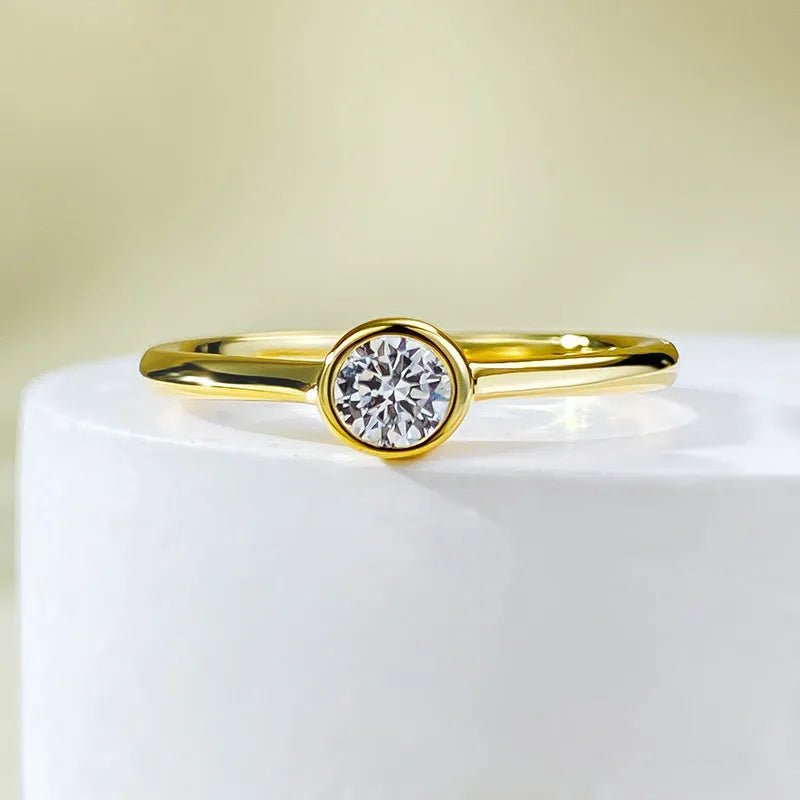 Minimalist silver crown ring with linear detailing in gold or platinum finish