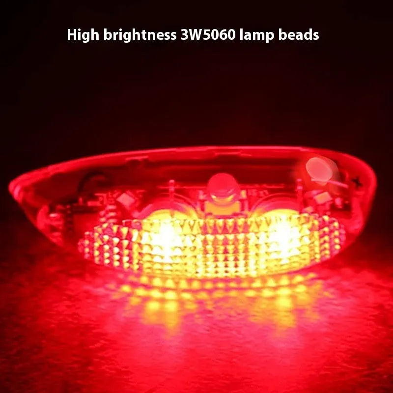 V3 wireless charging waterproof navigation light for model cars and ships, shown in green and red.