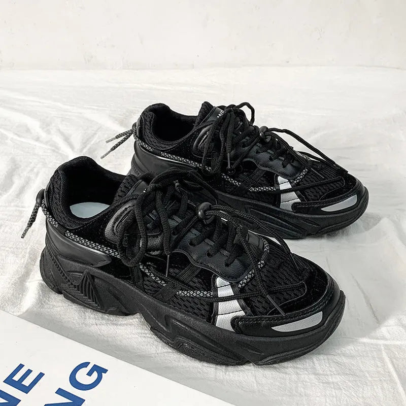 Men's white Korean-style platform sneakers with lace-up front on a plain background.