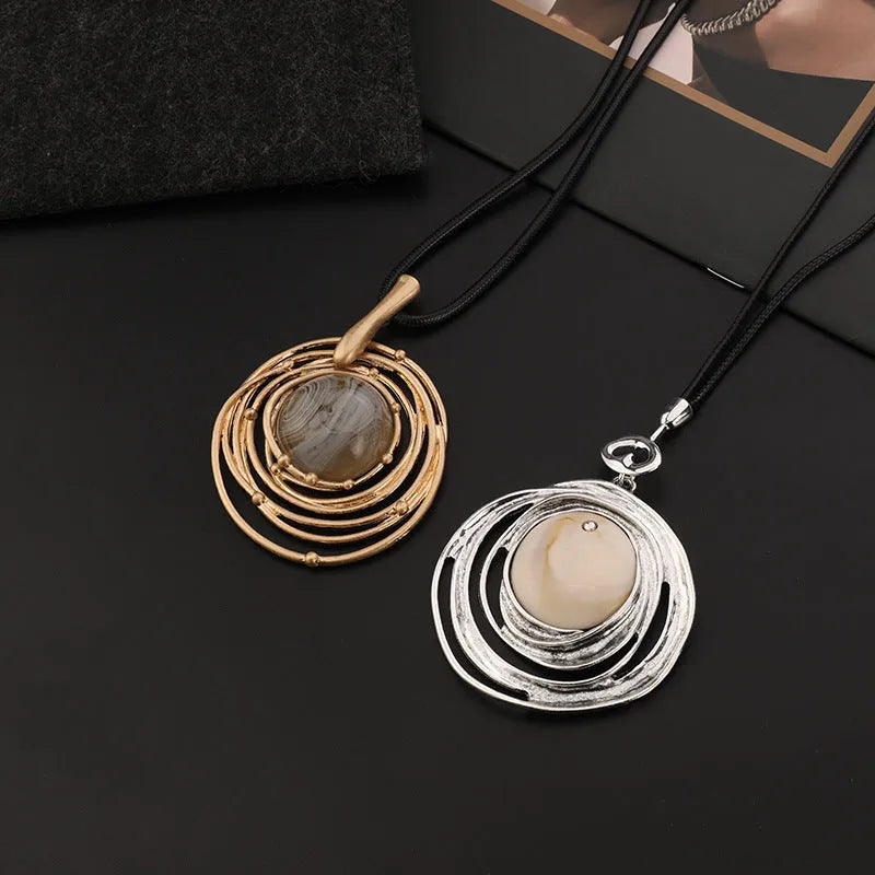 Vintage geometric plaid sweater chain necklace in TLN716 gold with adjustable 51-80cm perimeter and snakeskin wax rope chain