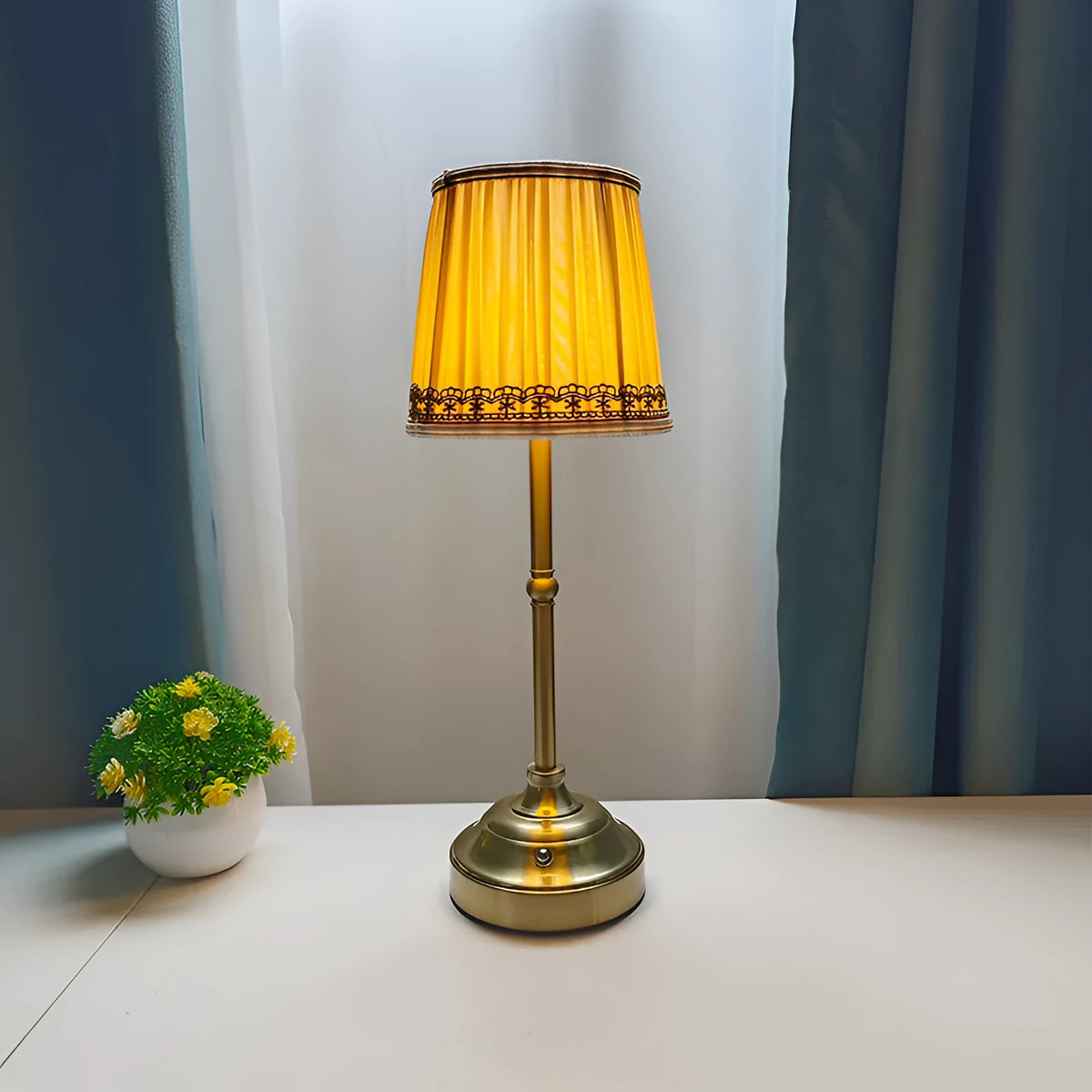 Nordic modern simple gold table lamp, 14 x 40cm, built-in battery, three colours 3W bedside night light