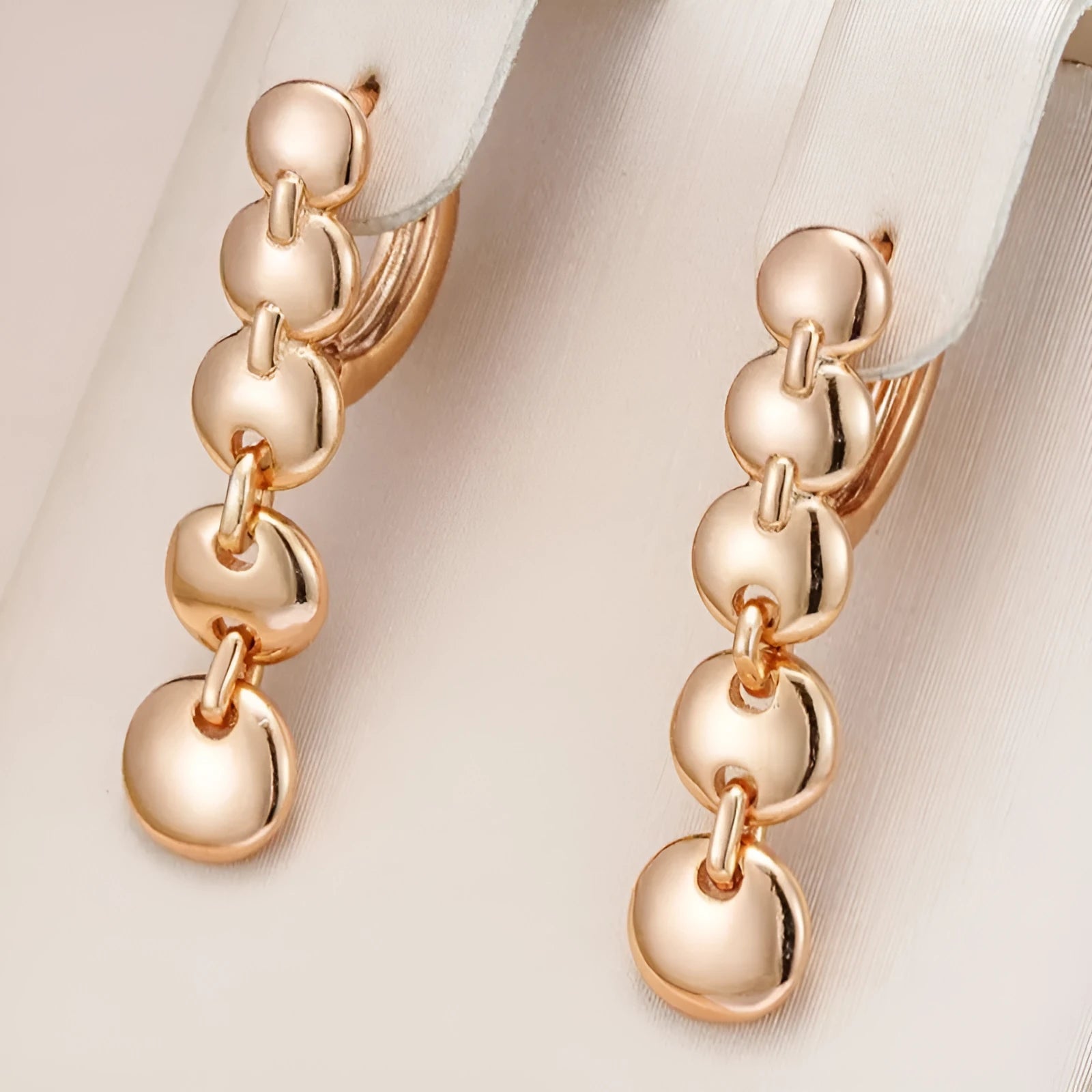 Gold-coloured retro long round circle earrings with woven texture on copper base