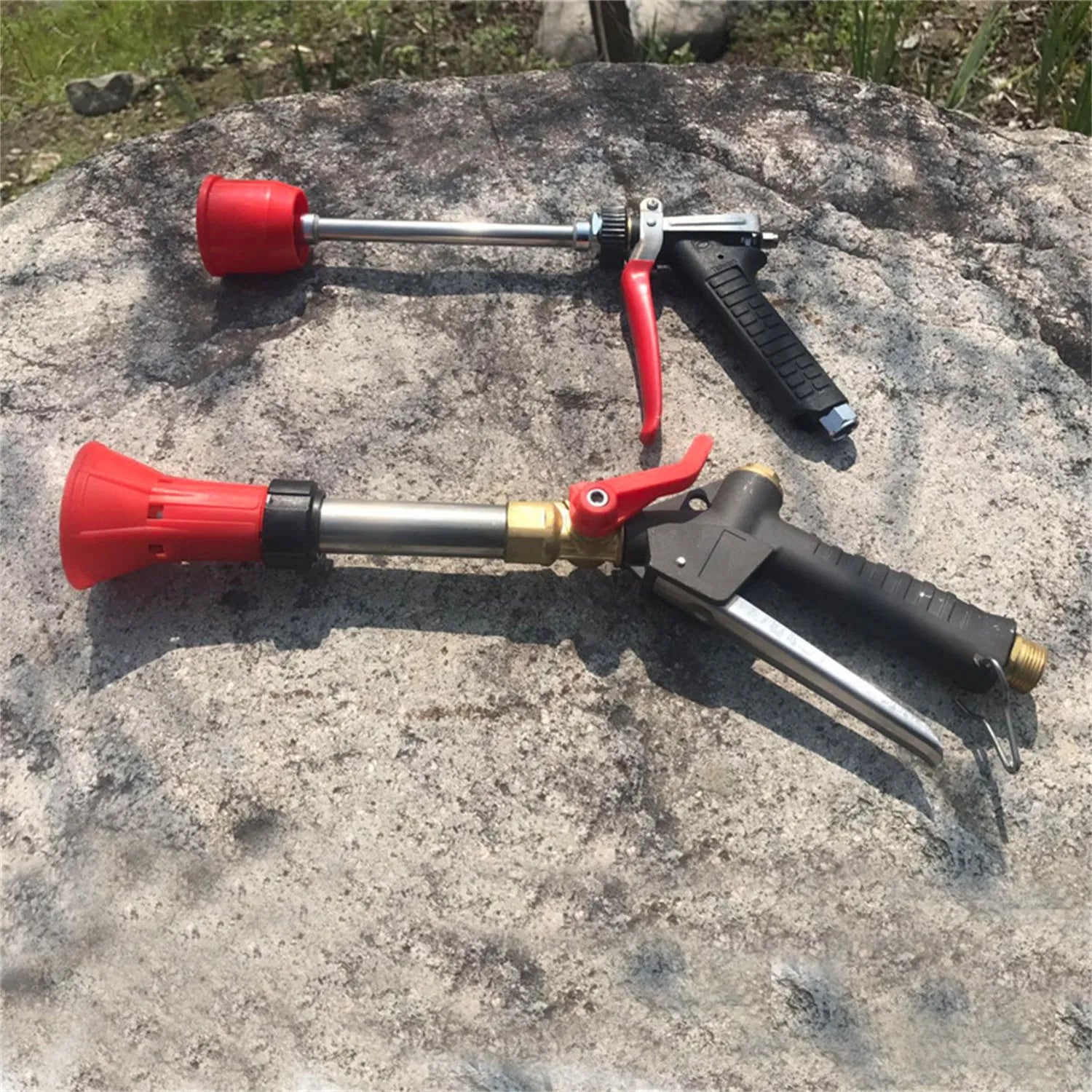 Agricultural spray gun with adjustable pressure control for pesticide spraying