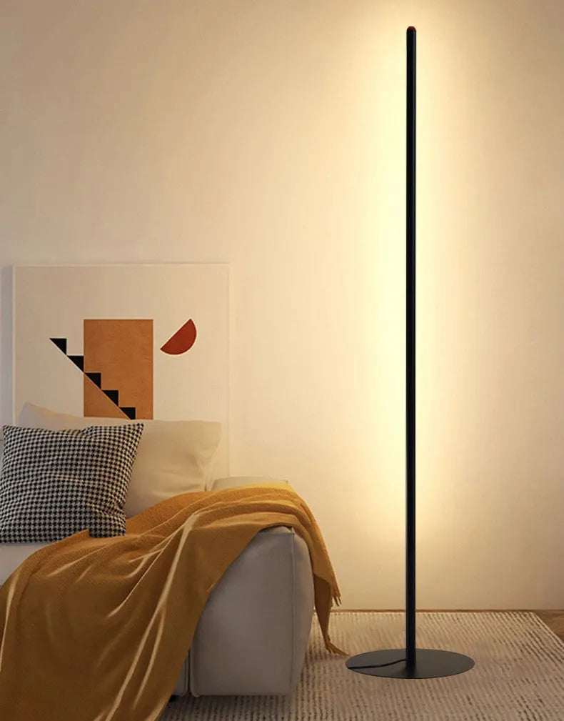 Aluminium alloy vertical floor lamp in modern simple design with three height options