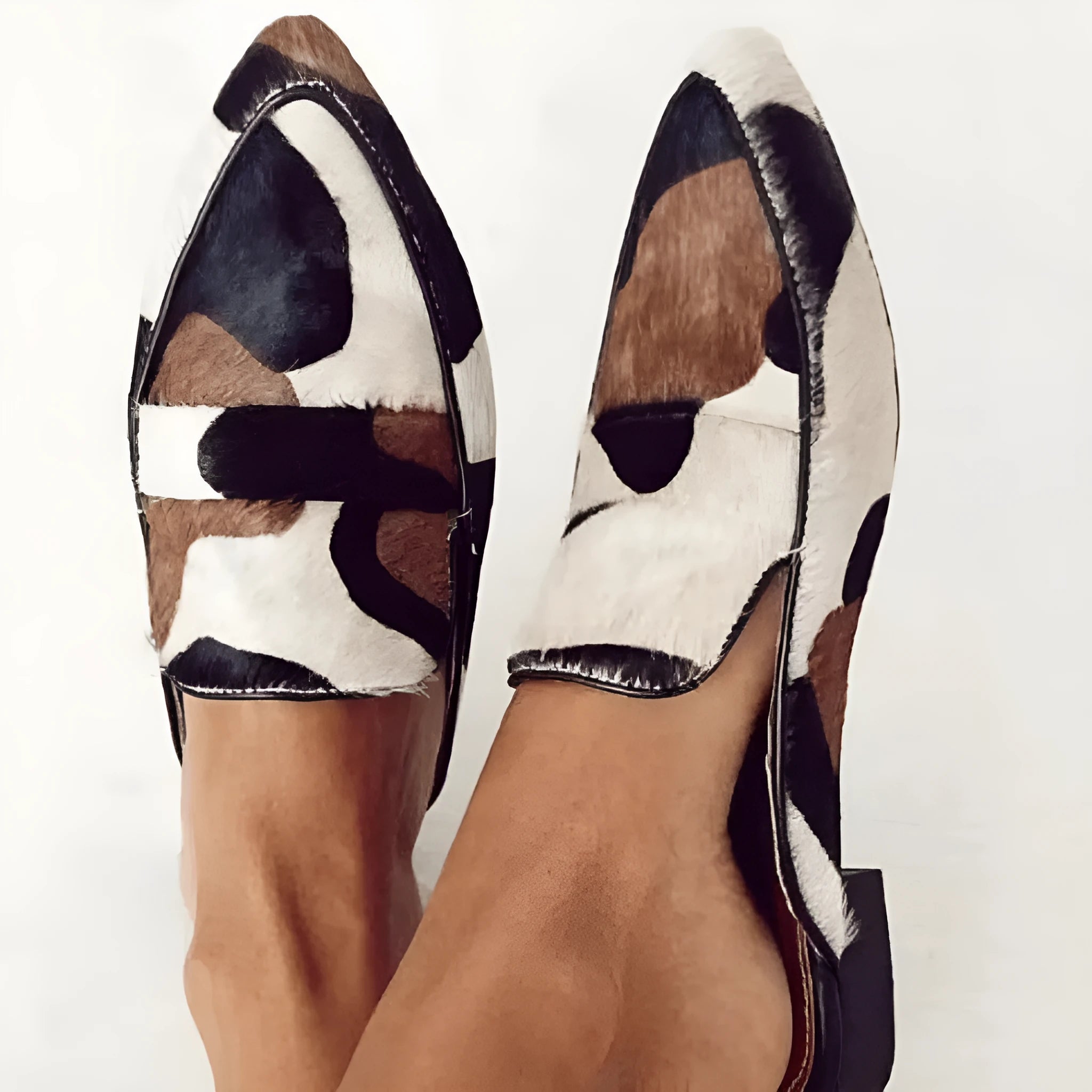 Women's black and white apricot retro pointed-toe low heel shoes with suede upper and animal print