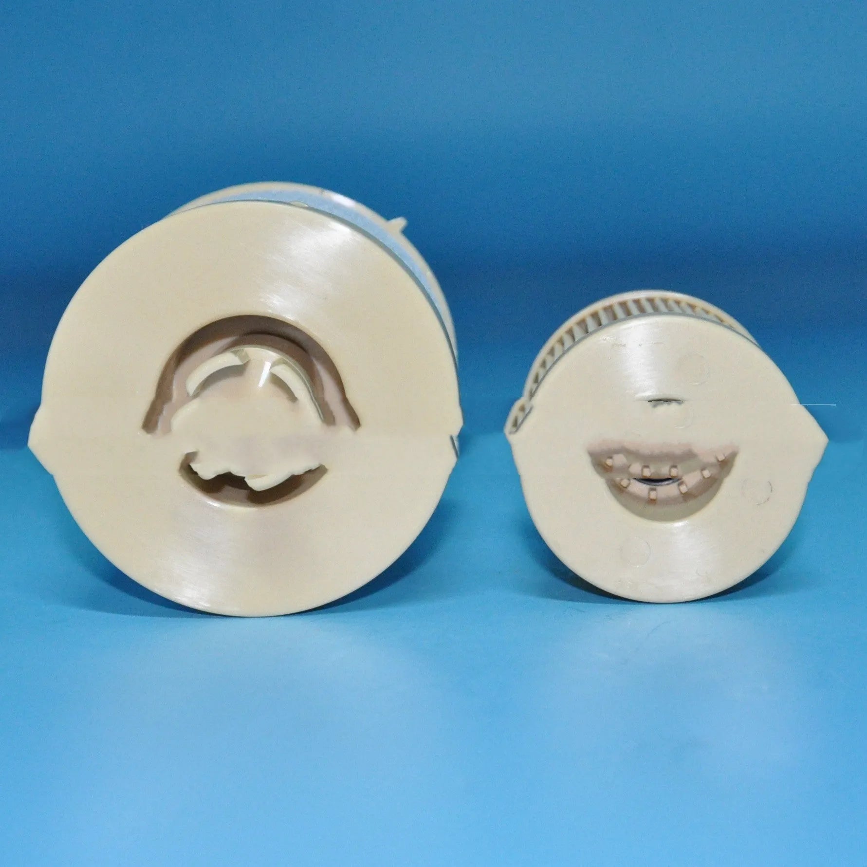 FD4616 diesel fuel filter for Ford trucks, showing its cylindrical shape and dimensions.