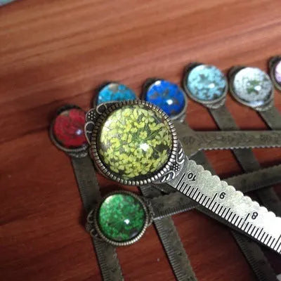 Handmade dry flower gypsophila ruler bookmark measuring 12cm with lace flower and clover arrangement