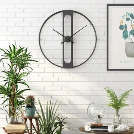 Round metal wall clock with 50cm diameter in black or gold finish