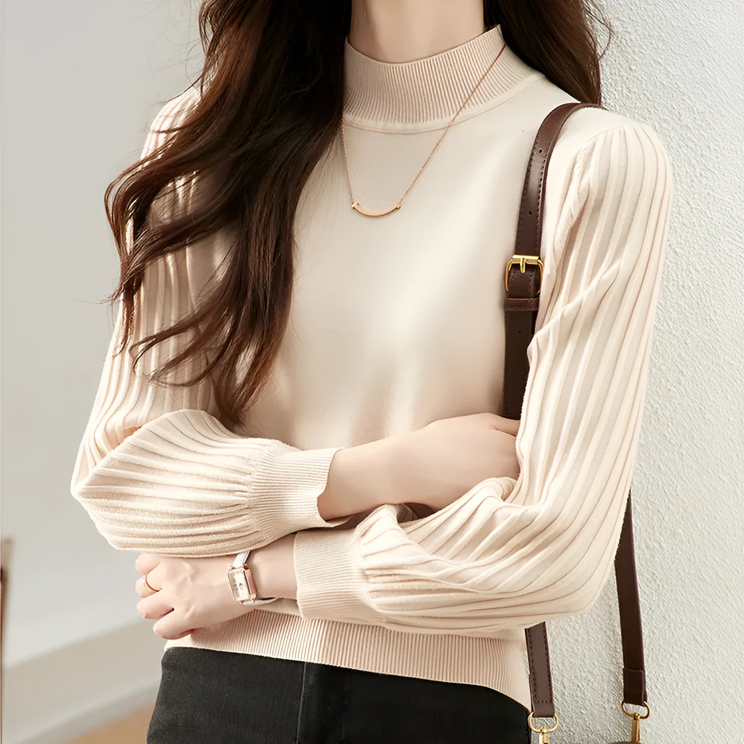 Slim fit half turtleneck bottoming shirt with sunken stripe detail in core-spun yarn fabric