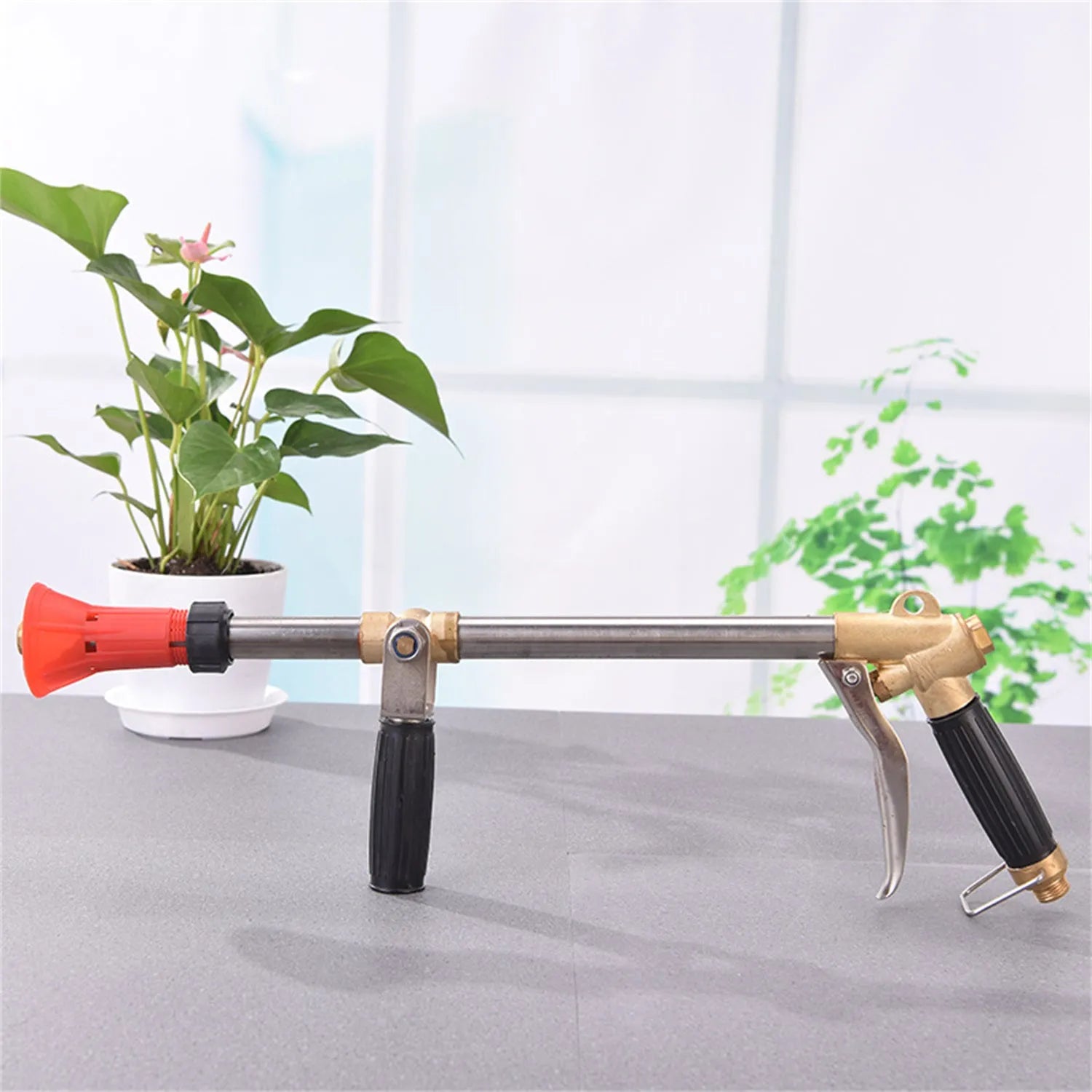 Agricultural spray gun with adjustable pressure control for pesticide spraying