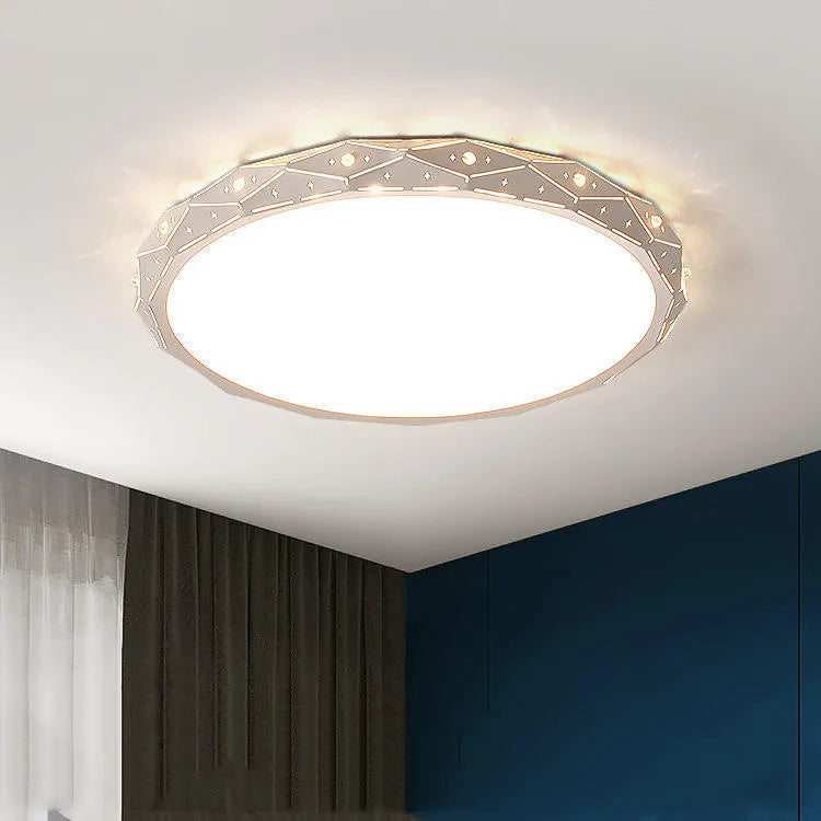 Round iron ceiling lamp with LED light source and dimming control