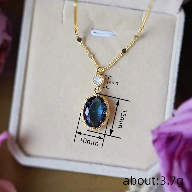 Gold electroplated geometry pendant necklace on adjustable chain with French retro design