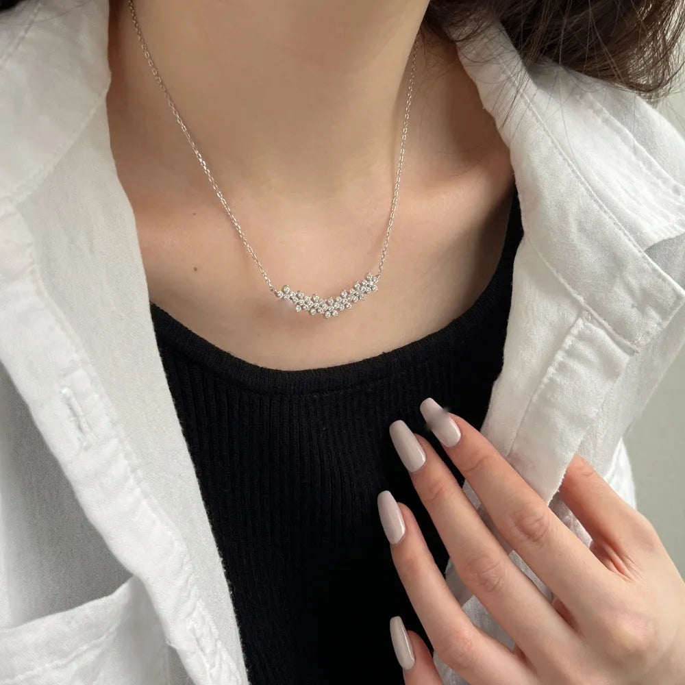 Women's five petal flower zircon necklace in 925 silver with platinum colour electroplated finish