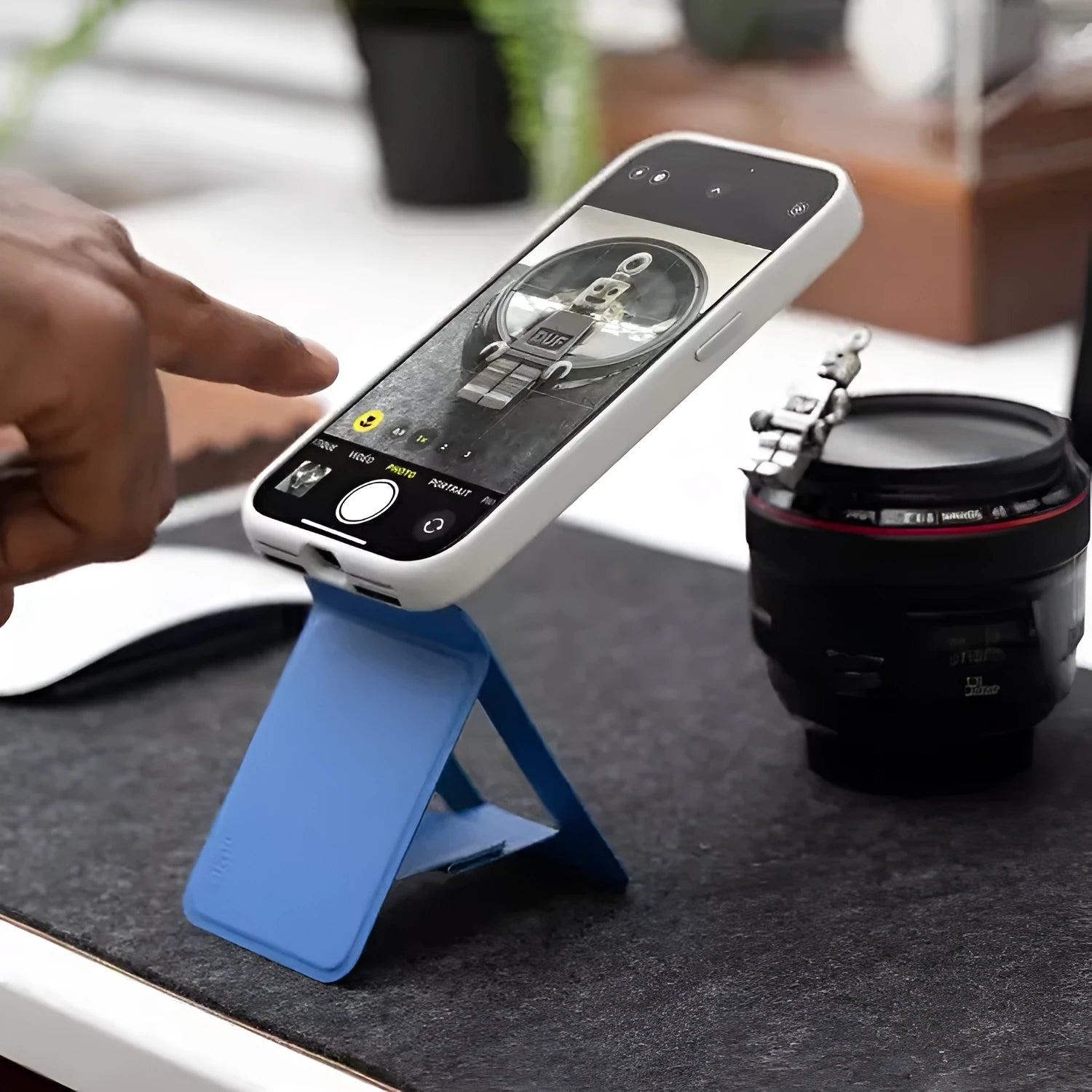 Magnetic phone holder case in four colour options showing dimensions 96.5mm x 63.5mm x 6.9mm