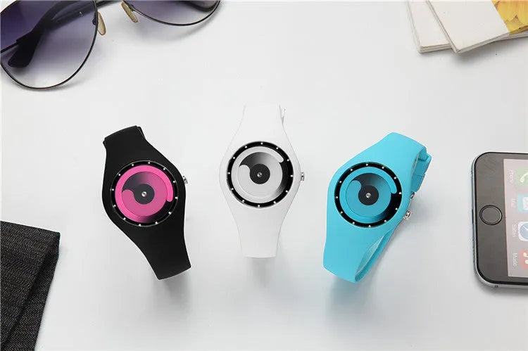 White candy colour quartz watch with alloy case, plexiglass mirror, 4.0cm diameter, 23cm band.