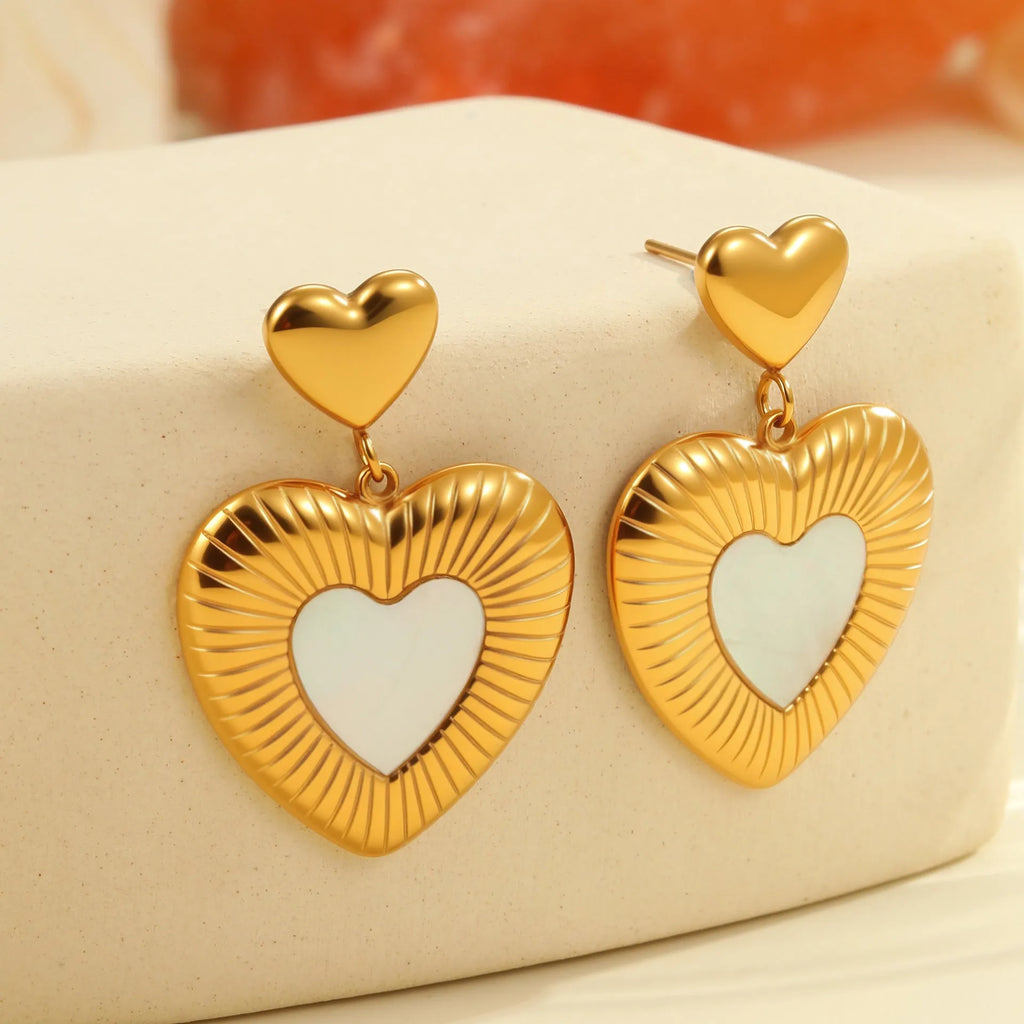 Women's heart-shaped fritillary earrings in stainless steel with white electroplated finish and gold details