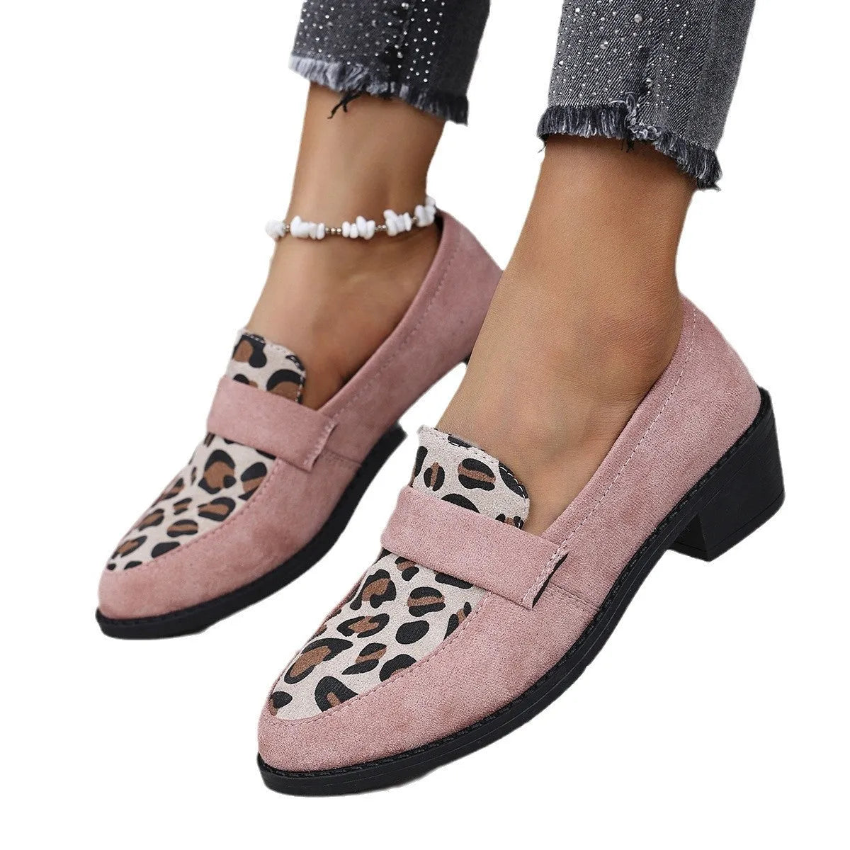 Leopard print suede slip-on pumps with chunky mid-heel and pointed toe in brown colour