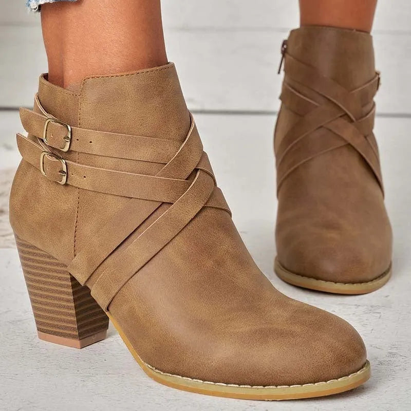 Plus-size grey ankle boot with side zip, chunky 7cm heel, buckle strap and rubber sole
