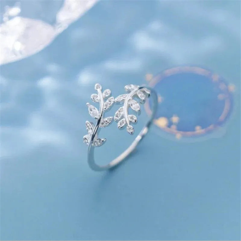 Copper leaf shaped ring with gold and silver electroplated finish for women fashion jewelry