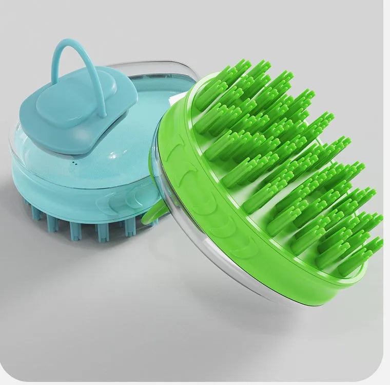 Pet bath brush in TPR and PP plastic, 7.8 x 8.8 x 10.2 cm, 90 g, shown in Blue or Green