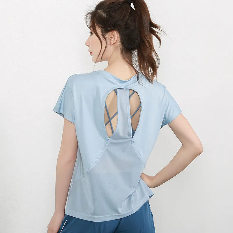 Women's short sleeve sports t-shirt in polyester fabric available in four colours