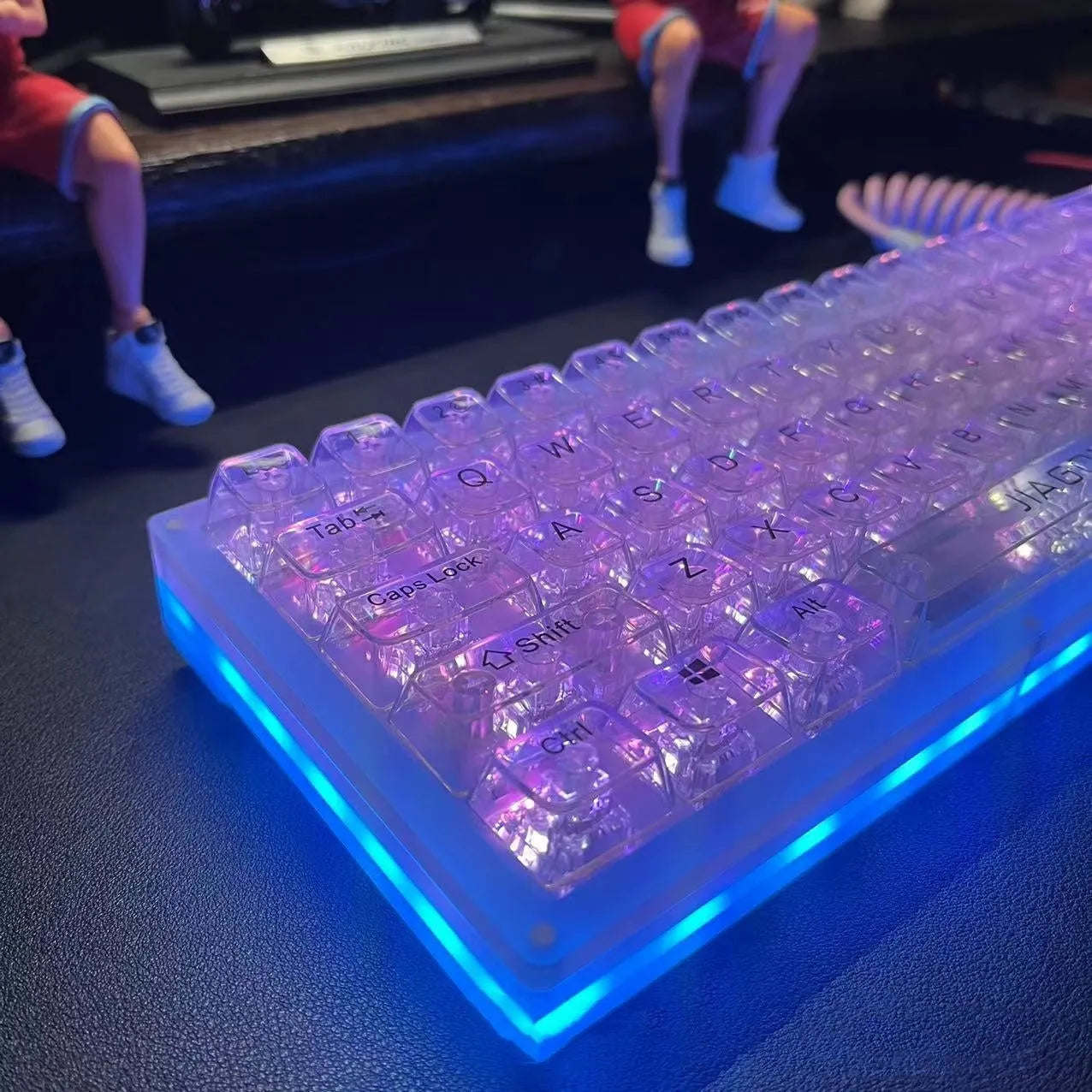 Transparent plastic mechanical keyboard key cap set with 132 pieces arranged for full keyboard coverage