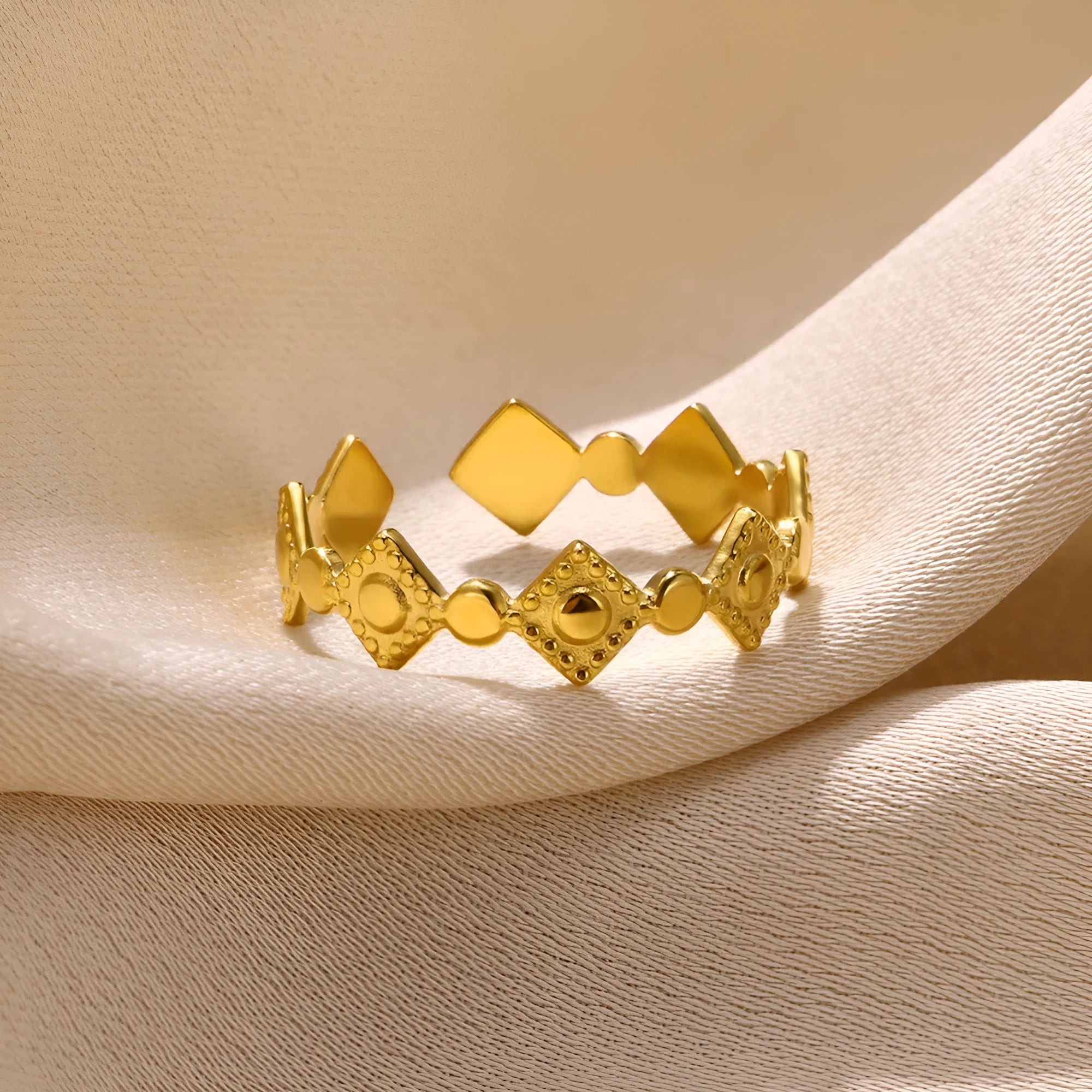 Geometric titanium steel gold diamond ring with free size fit