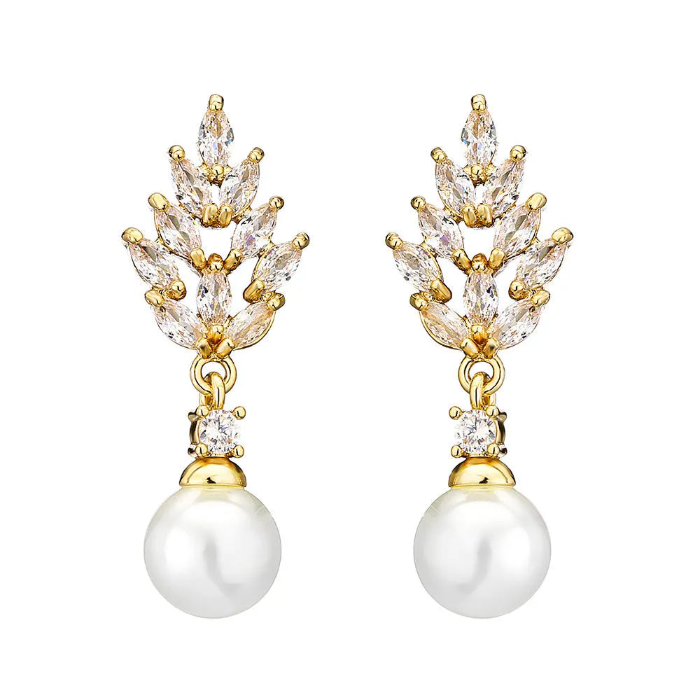 Geometric flower pattern zircon earrings in gold, platinum, and rose gold plating options
