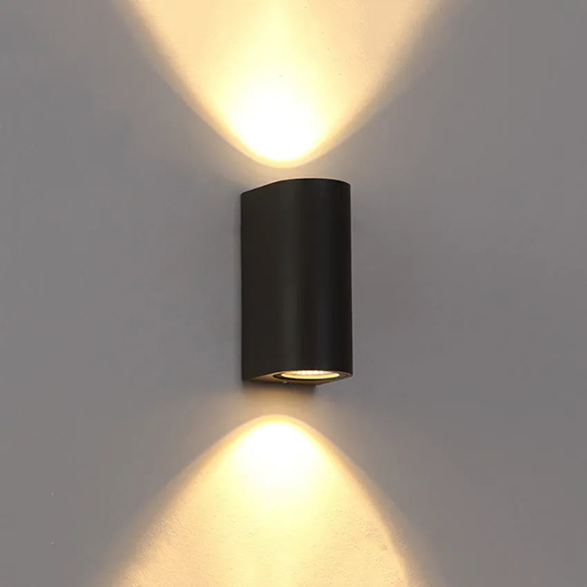 Aluminium LED wall lamp with glass shade in black finish
