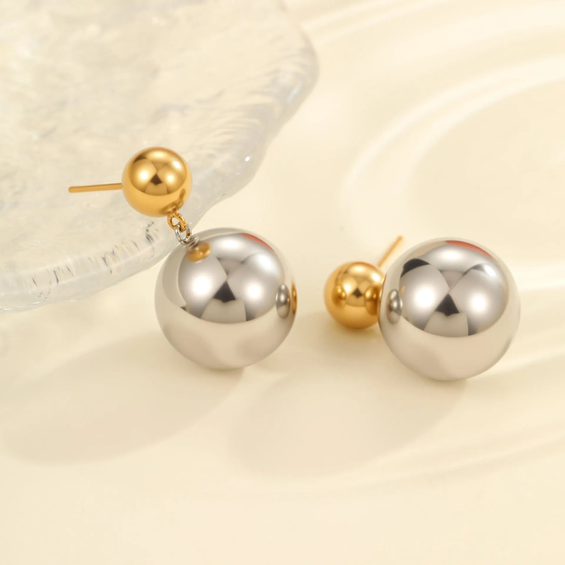 Stainless steel colour-block ear studs with round geometric beads for women
