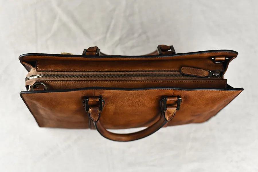 Men's 14-inch vegetable tanned leather business handbag in horizontal square design
