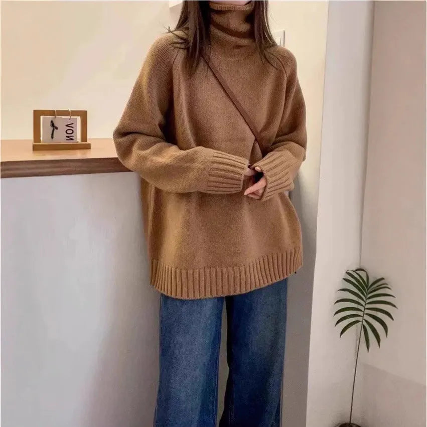 Women's loose fit turtleneck sweater with thick curling pile collar in mesh polyester fabric