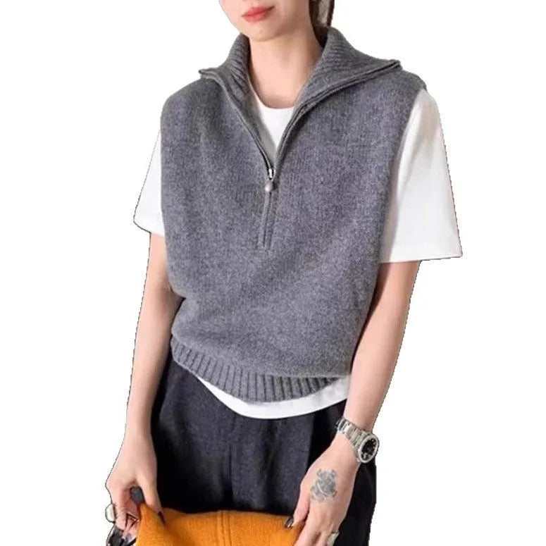 Retro half-zip sleeveless knit vest in solid colour with polyester mesh fabric