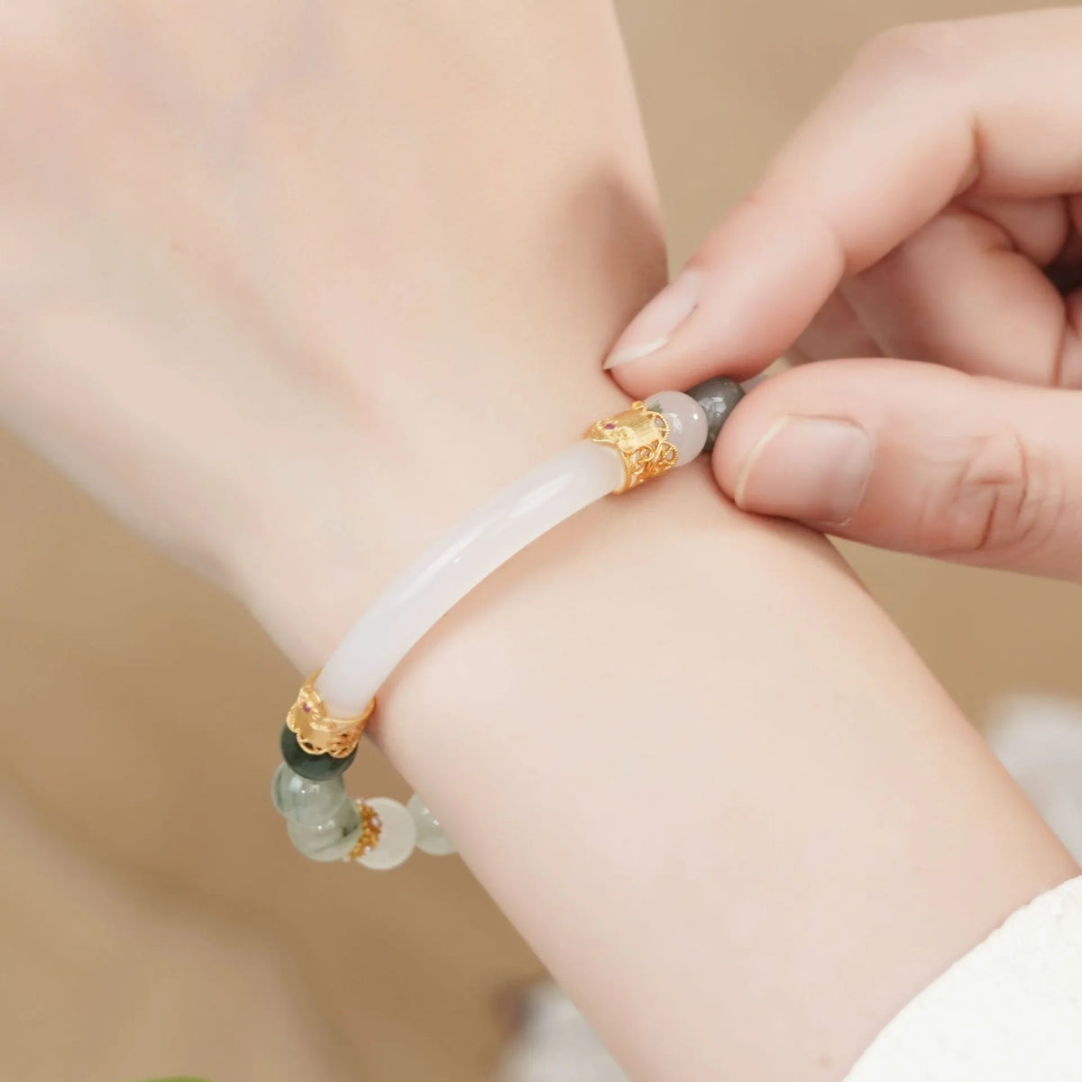 Emerald green Tian Shan Cui stone women's half bracelet with floating flower girl ethnic design