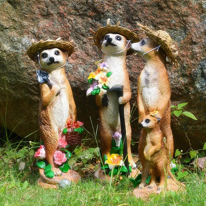 Straw hat mongoose garden ornaments with gardening tools for bonsai and craft decoration