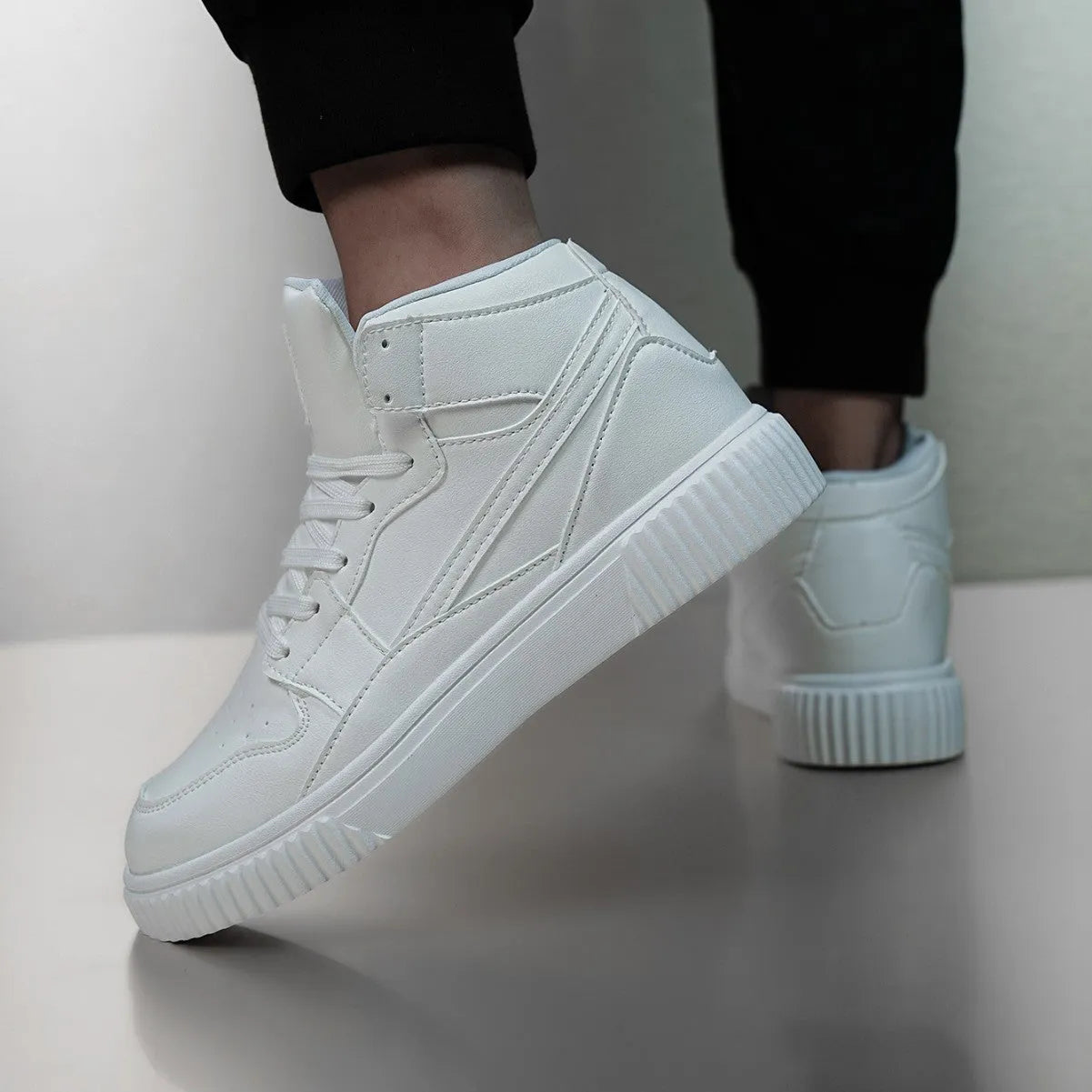 White men's microfiber casual shoes with a round toe, shown on a plain background.