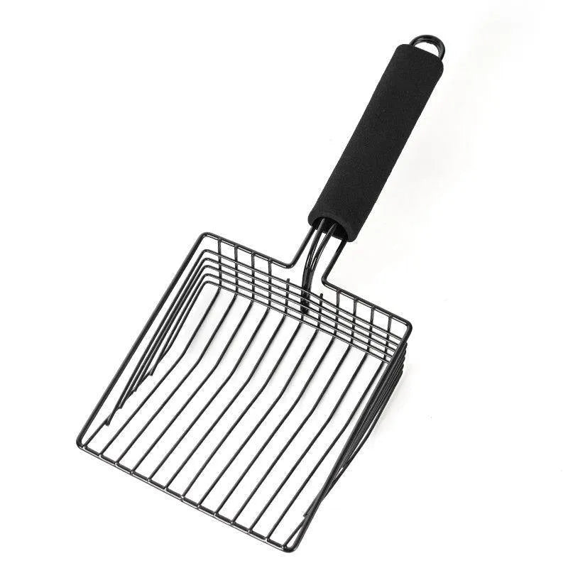 Black metal cat litter scoop with 0.8cm gap between tines for pet waste cleaning