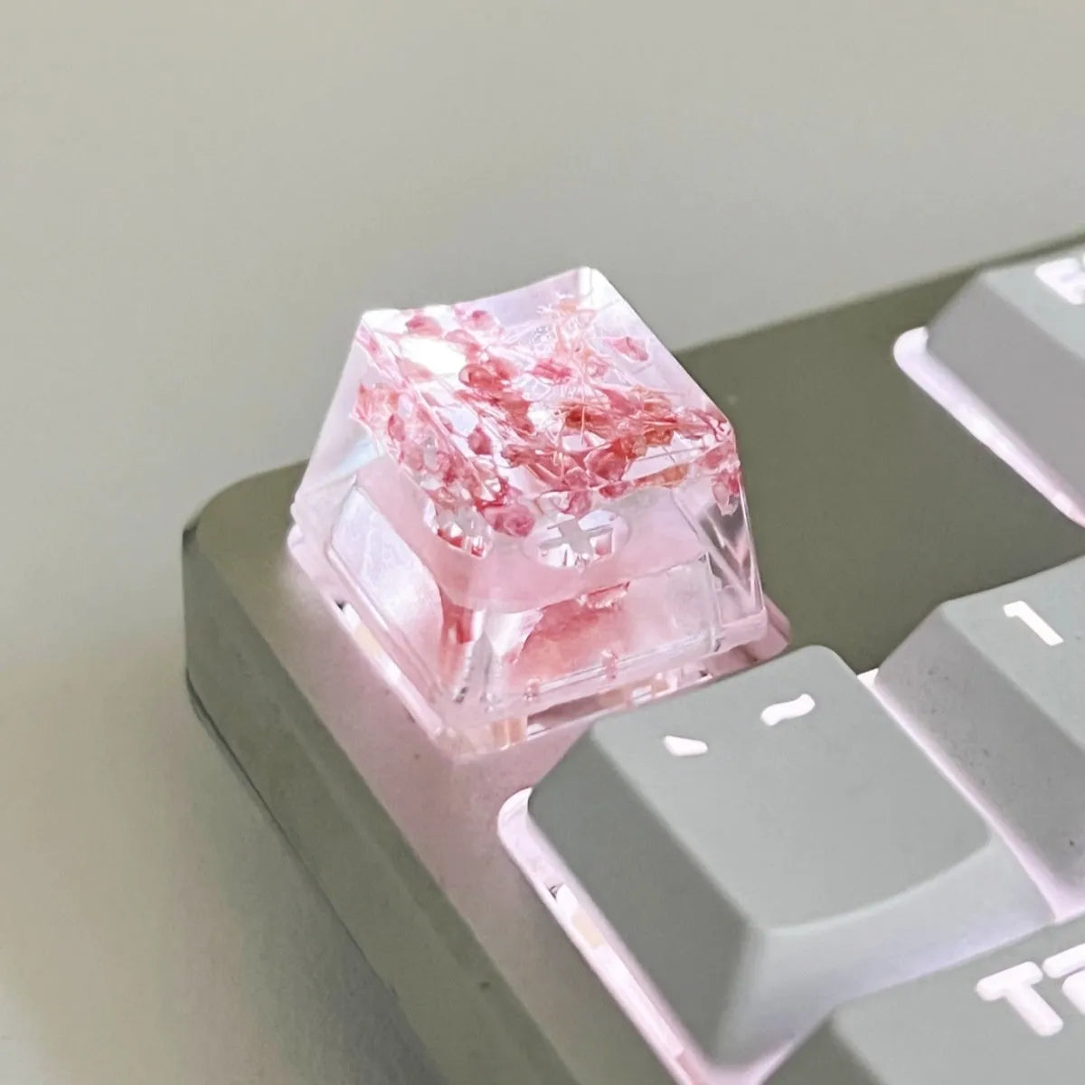 Clear resin starry sky keycap for Cherry MX keyboards in violet colour