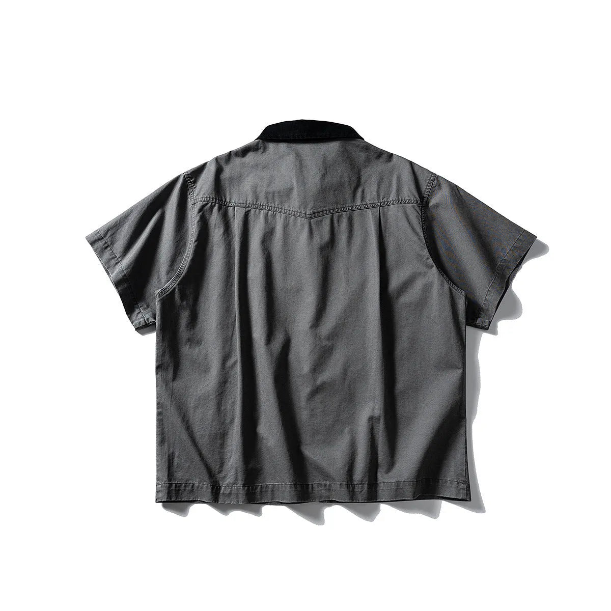 Short sleeve washed overalls shirt in loose fit cotton, khaki and grey colour options