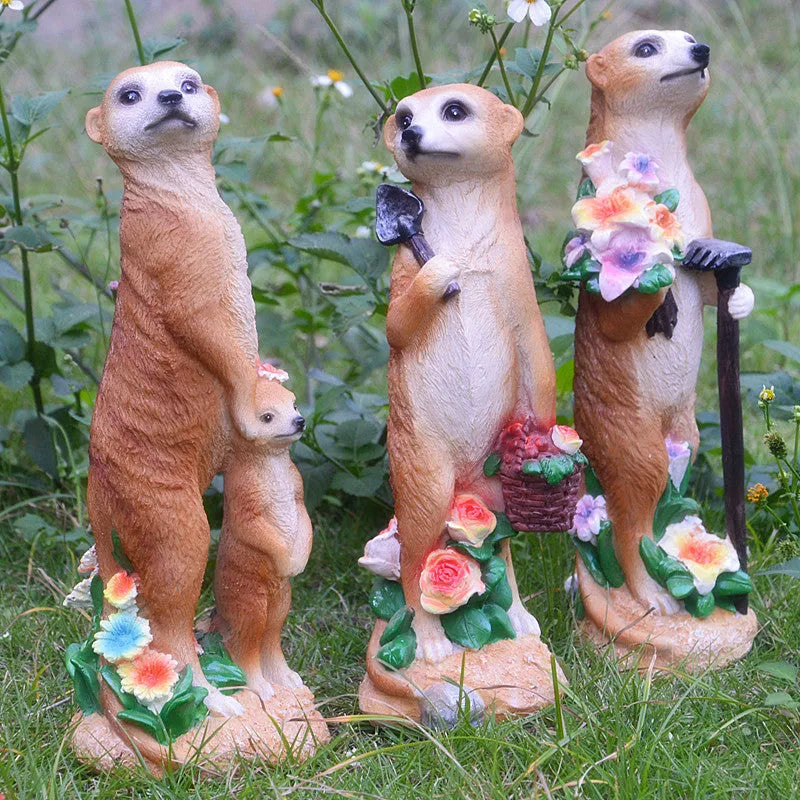 Straw hat mongoose garden ornaments with gardening tools for bonsai and craft decoration