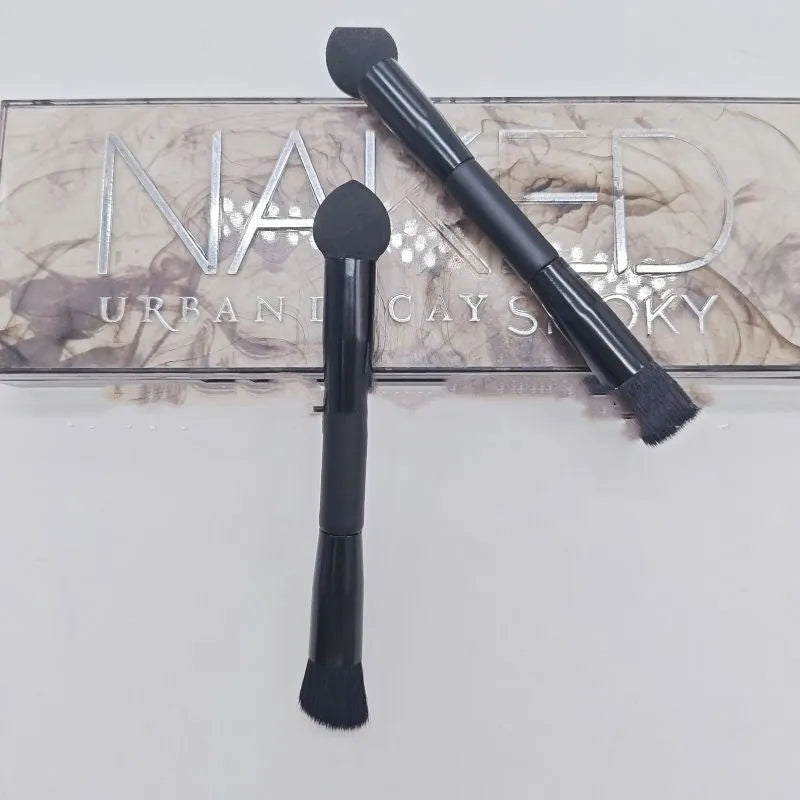 Black wooden handle concealer brush with synthetic bristles for dark circle coverage