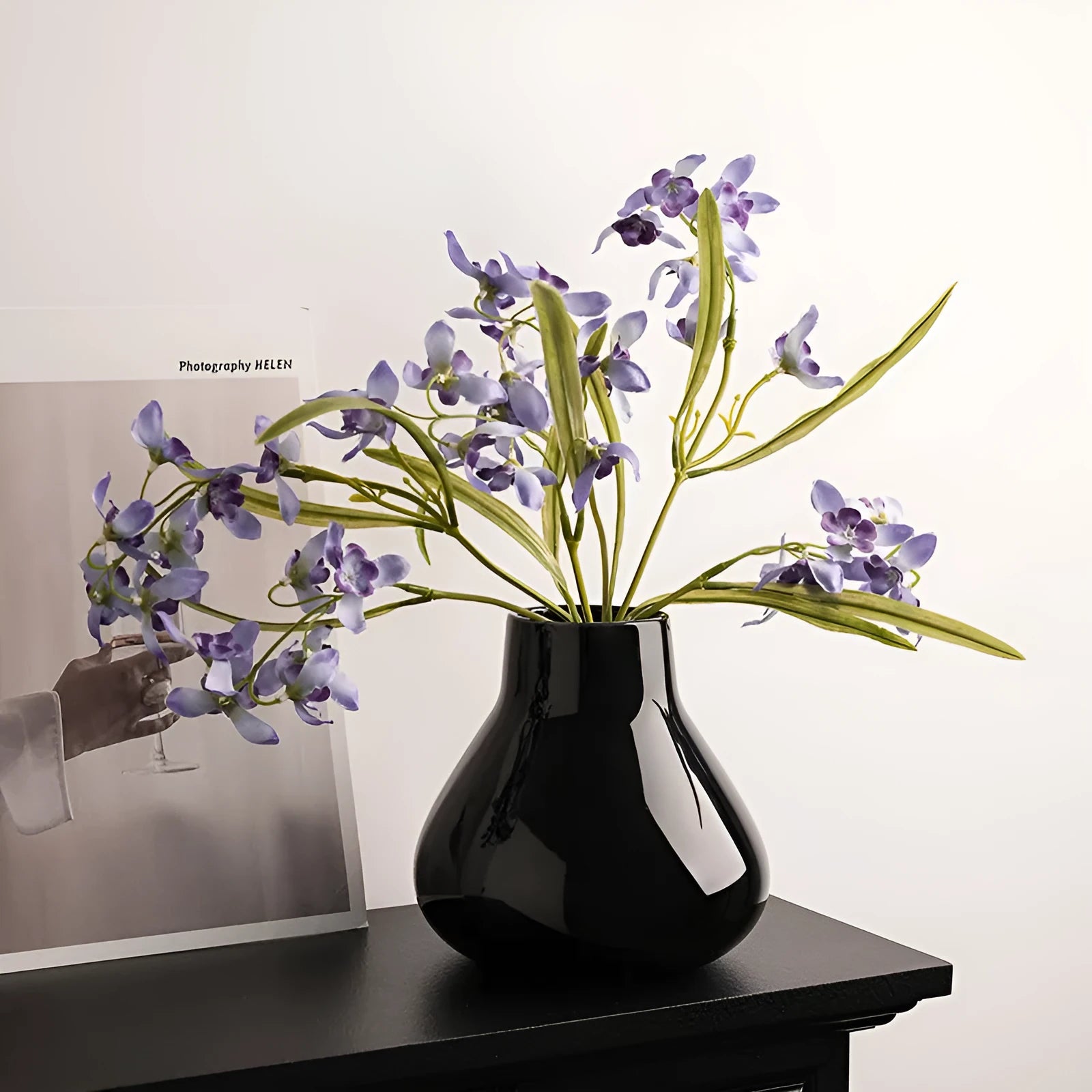 Ceramic decorative vase with glass surface finish in black or white colour with modern simplicity design