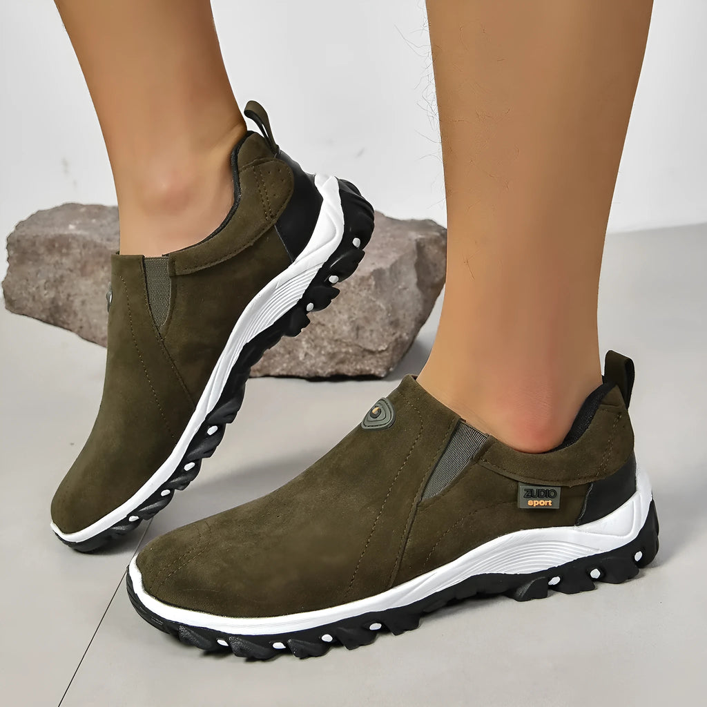 Men's round head thin shoes in various colours with rubber sole and PU upper, designed for oversleeves