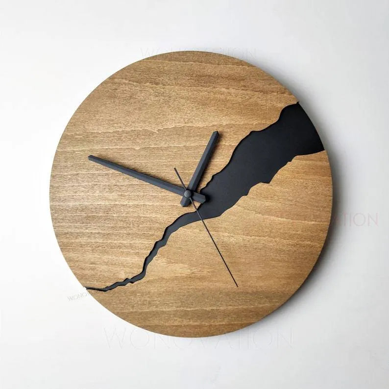 Modern crack-design wooden wall clock with silent quartz movement in colour option selection