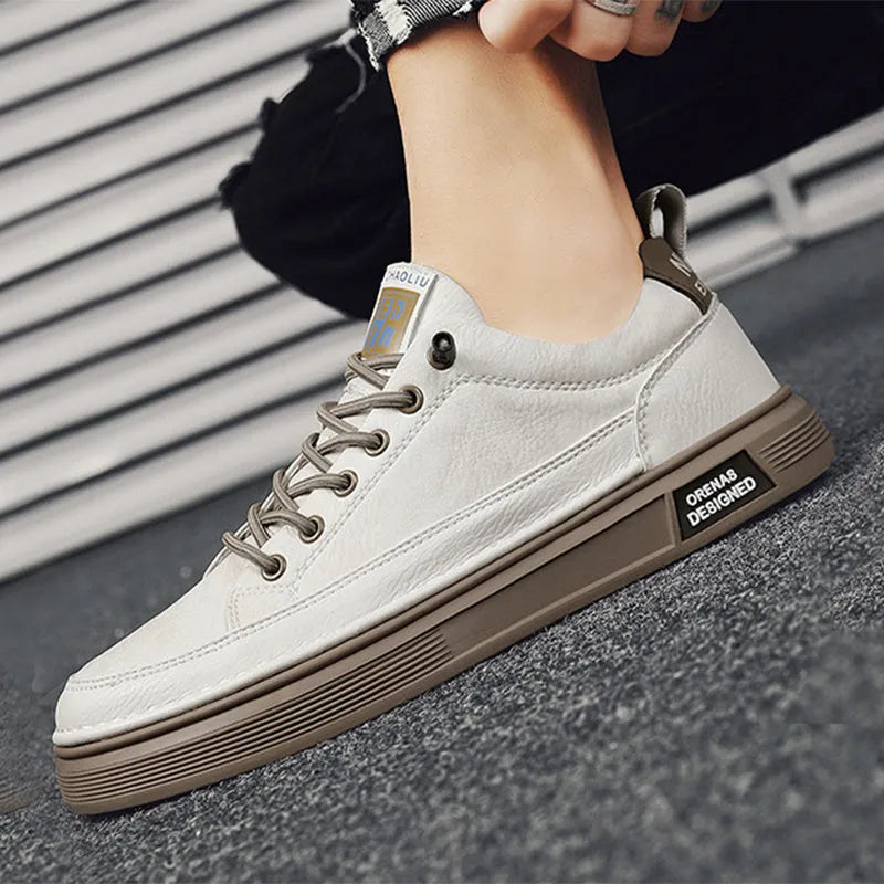 Men's slip-on flat shoes in beige, black, or white, low-top PU upper, injection moulded sole, sizes 39-44