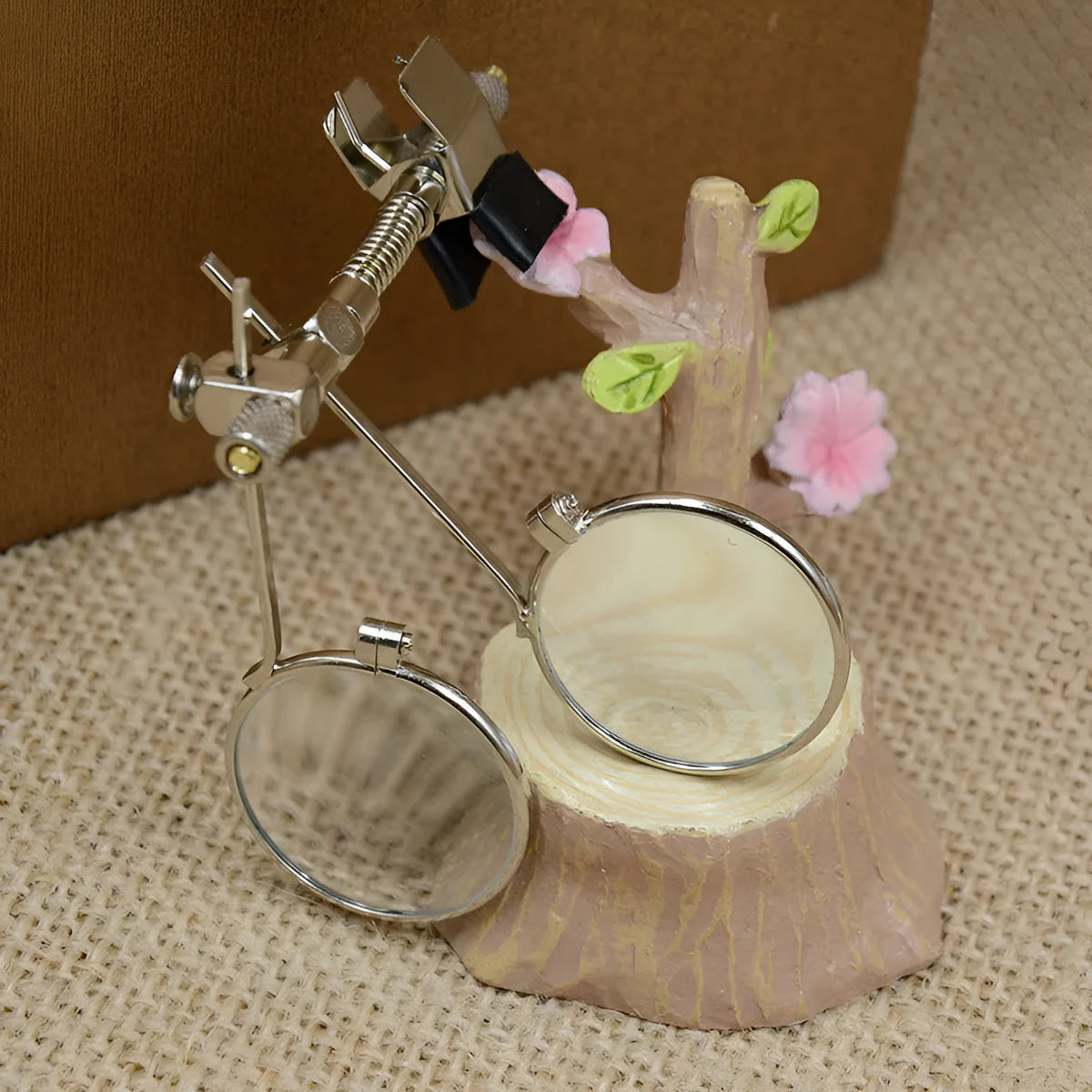 Metal bracket glasses double clip with spring attachment and glass magnifying lens